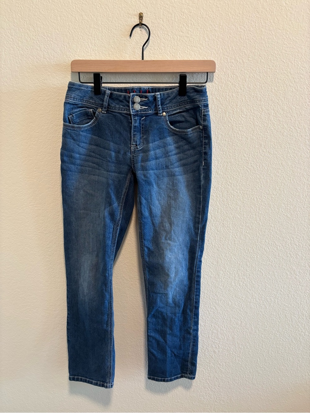 ELLE Paris Women's Skinny Jeans in Medium Blue Wash Y2K